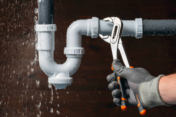 Professional Drain Cleaning technician working in Leedey, OK